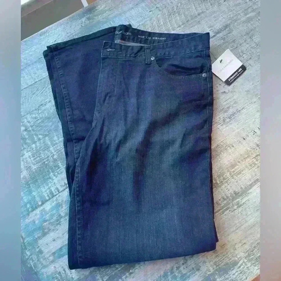 NWT Mens Calvin Klein Dark Wash Straight Jean 38x32 - Picture 1 of 10